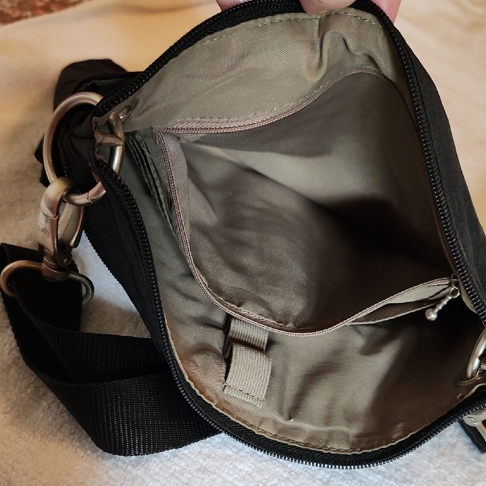 Baggallini Black Crossbody Bag with Timeless Design - Picture 11 of 13